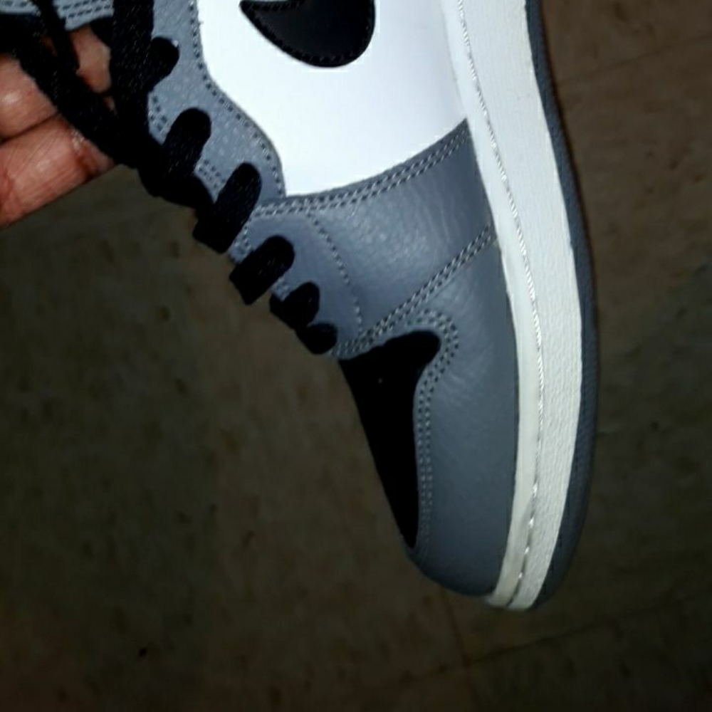 Nikes - Picture 2 of 2